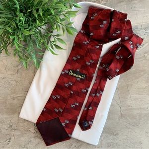 Domani 100% silk tie.  EUC.  Extra long.